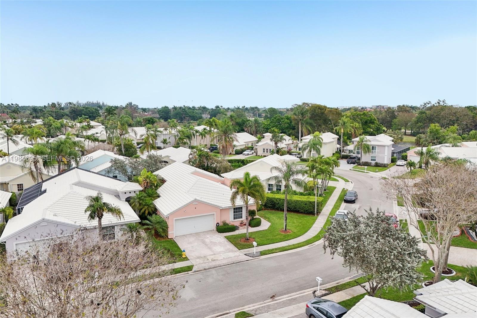 HOLLYWOOD LAKES COUNTRY C - Residential