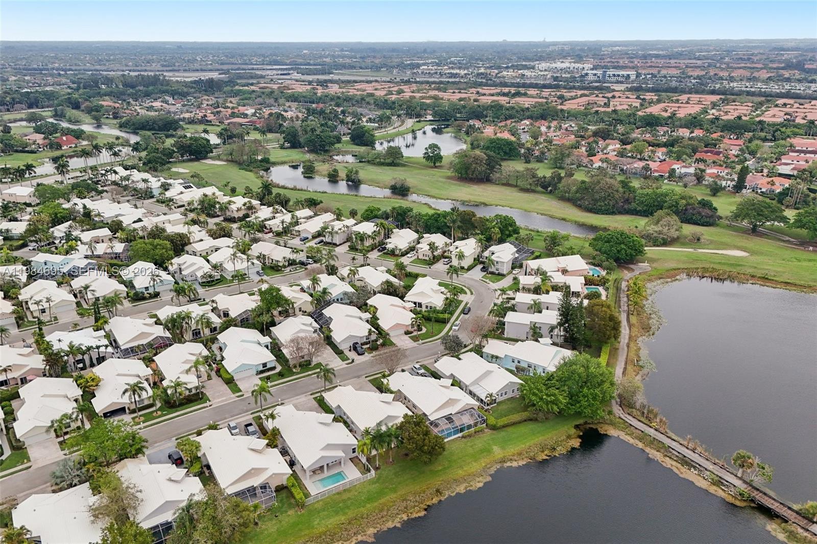 HOLLYWOOD LAKES COUNTRY C - Residential