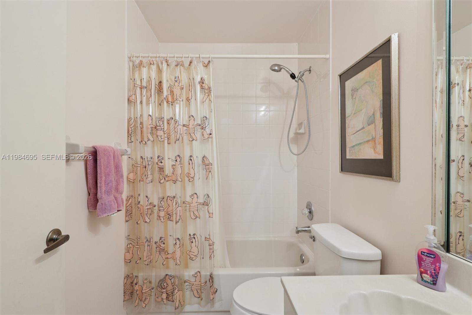 HOLLYWOOD LAKES COUNTRY C - Residential