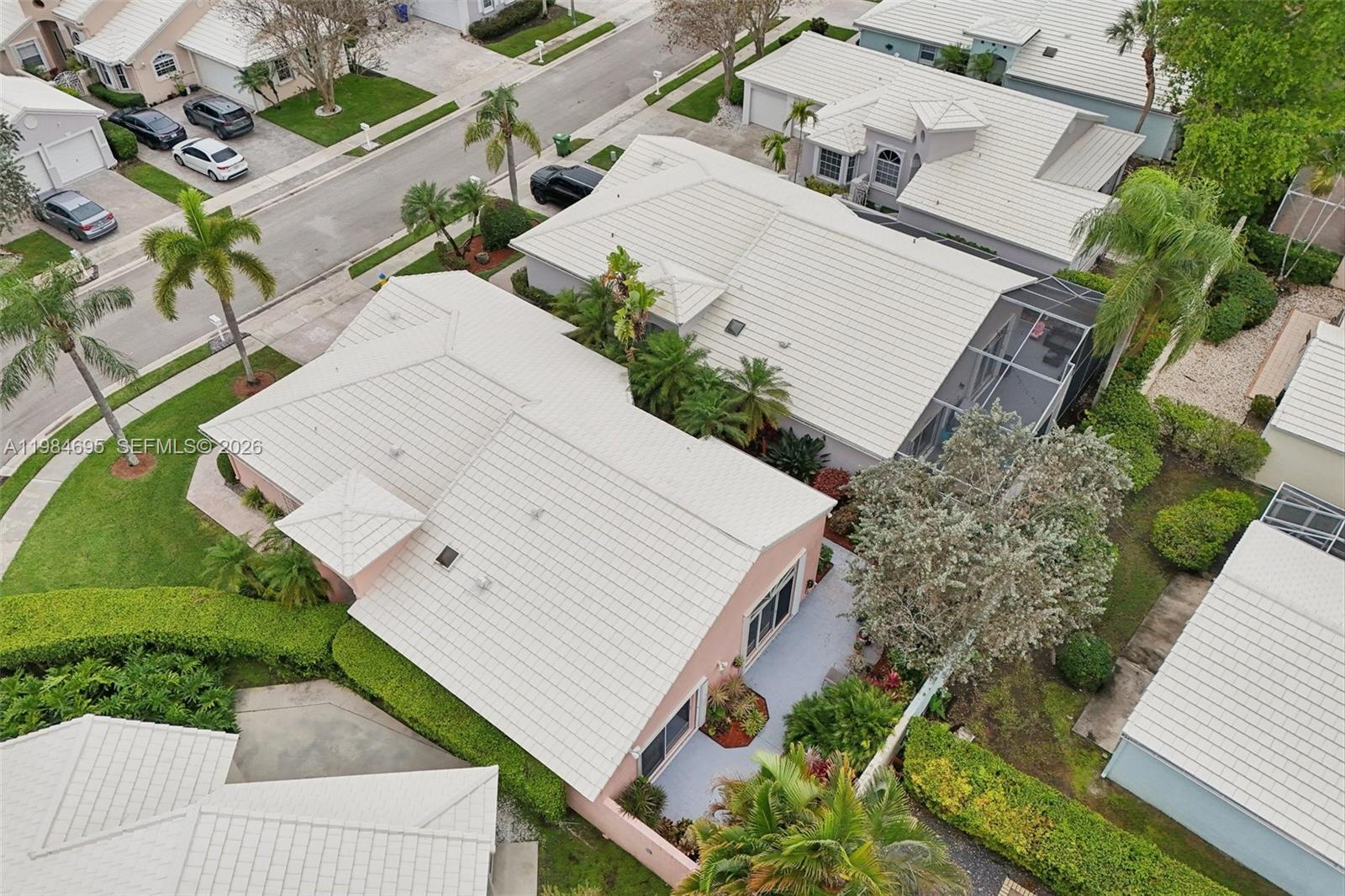 HOLLYWOOD LAKES COUNTRY C - Residential