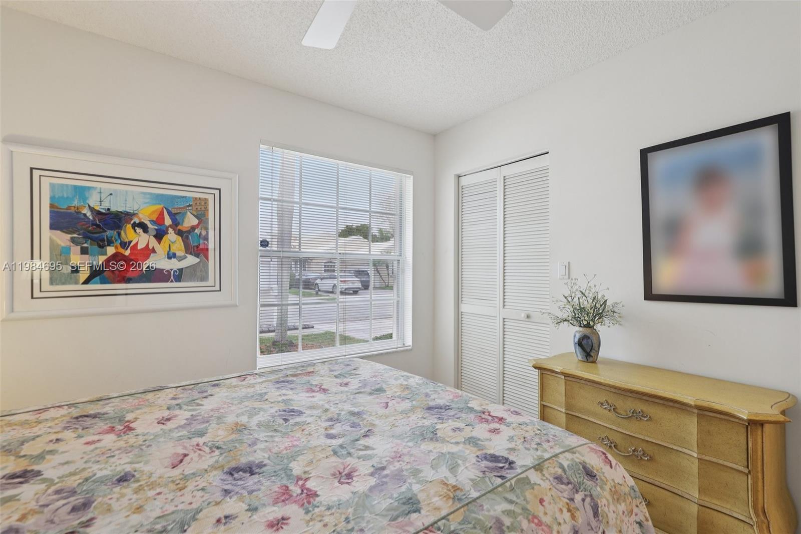 HOLLYWOOD LAKES COUNTRY C - Residential