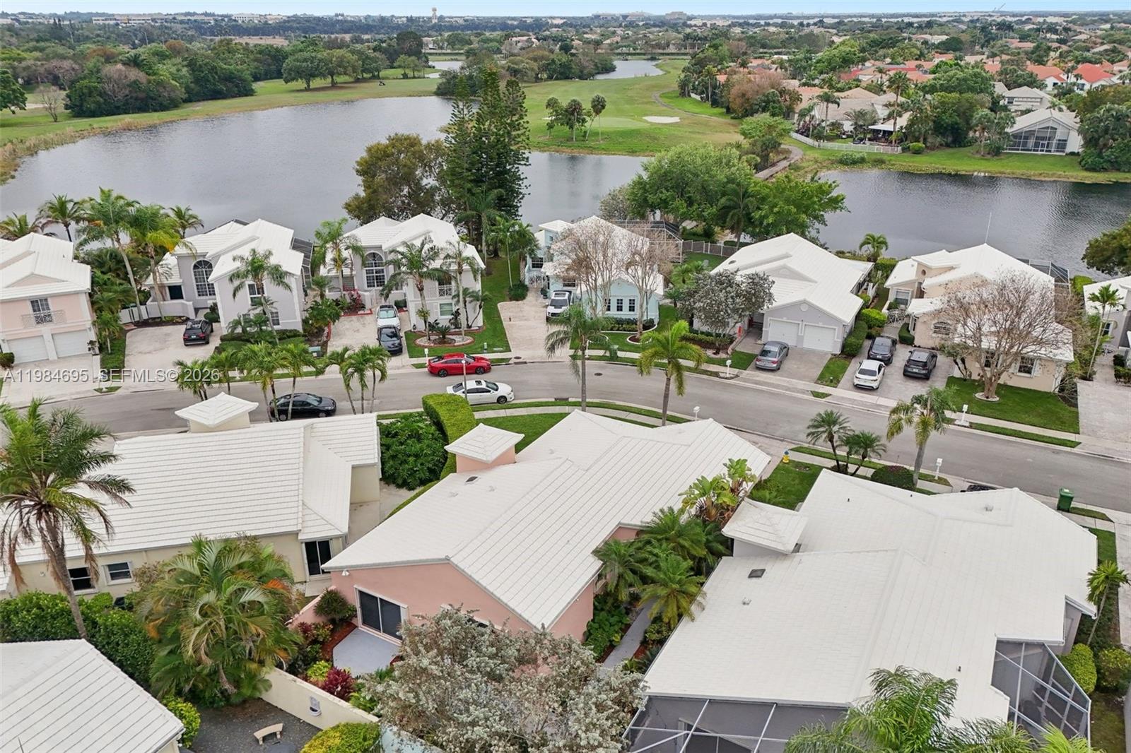 HOLLYWOOD LAKES COUNTRY C - Residential