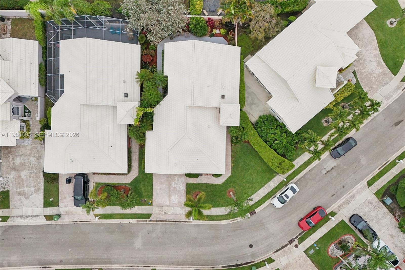 HOLLYWOOD LAKES COUNTRY C - Residential