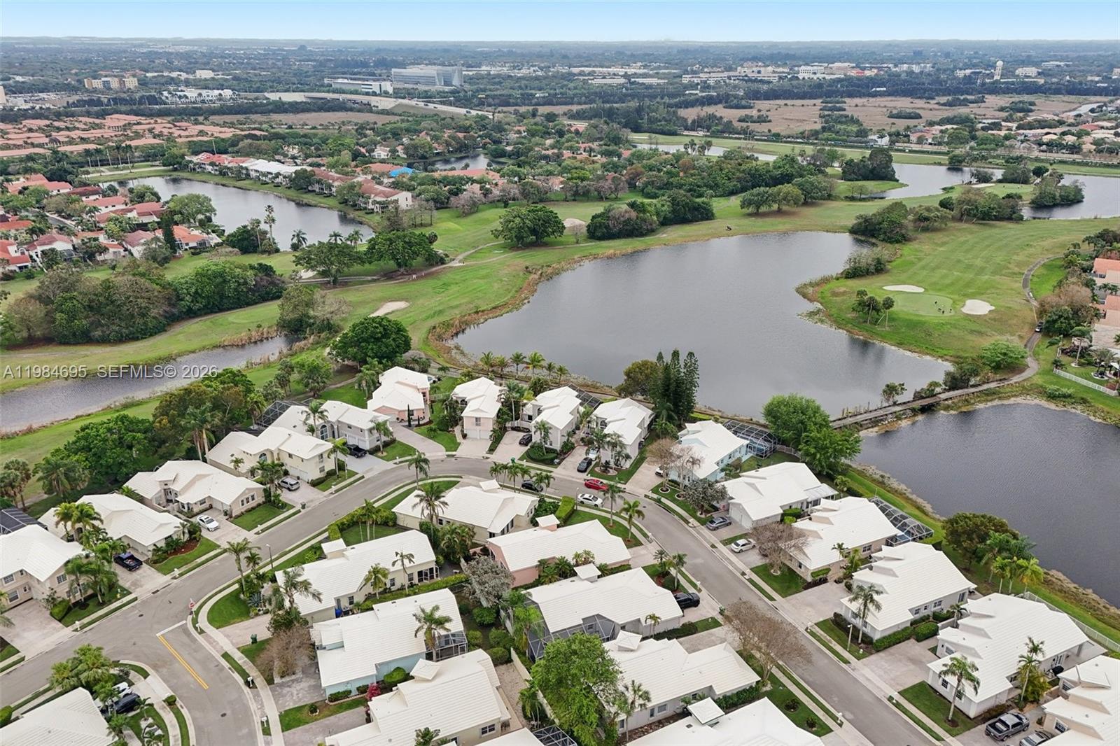 HOLLYWOOD LAKES COUNTRY C - Residential