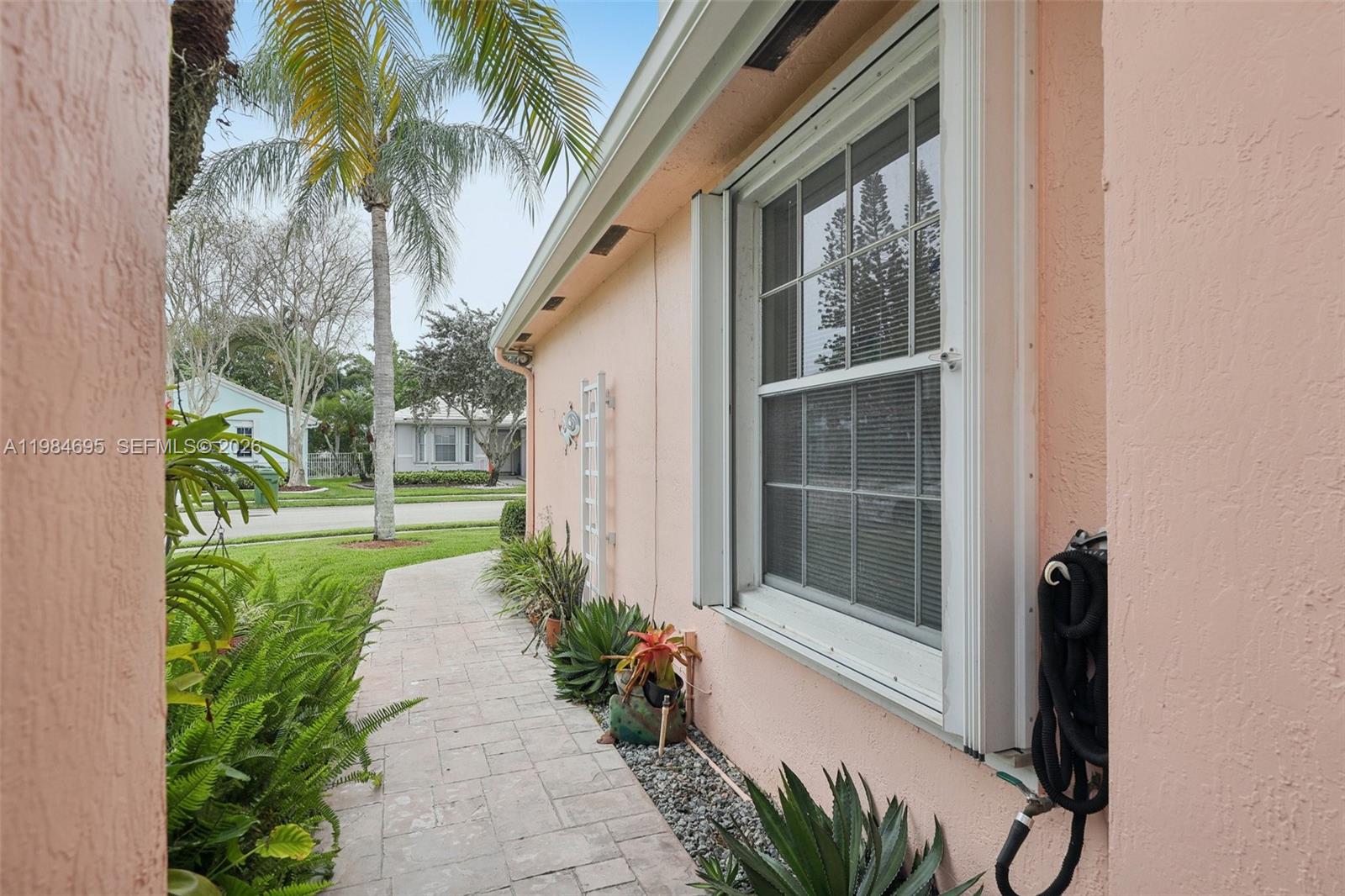 15201 S Wilshire Cir S