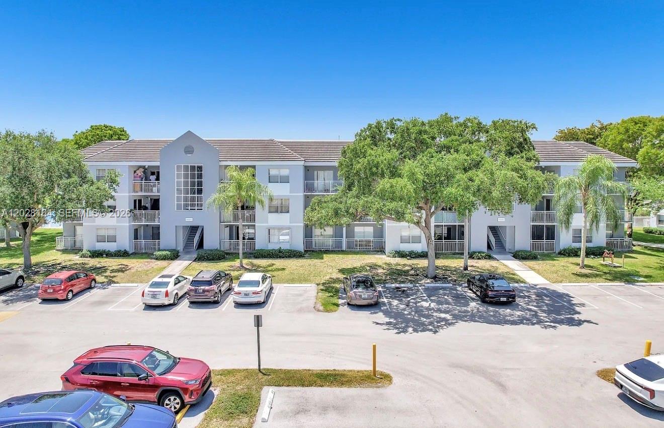 View photos, virtual tours, details... 8580 SW 212th St 303