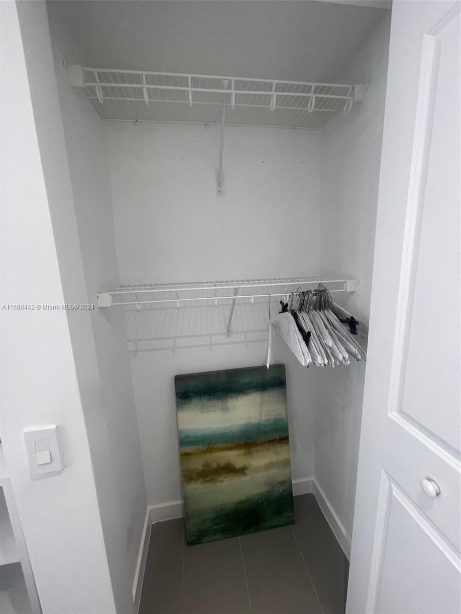 CANVAS CONDO - Residential Lease