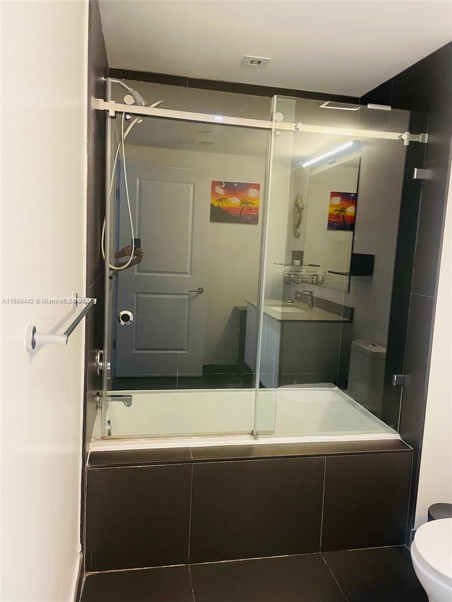 CANVAS CONDO - Residential Lease