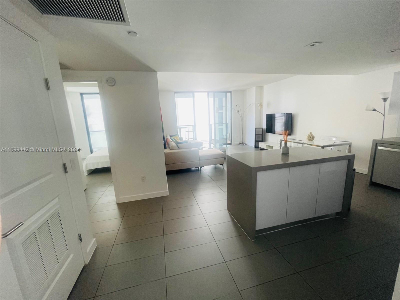 CANVAS CONDO - Residential Lease