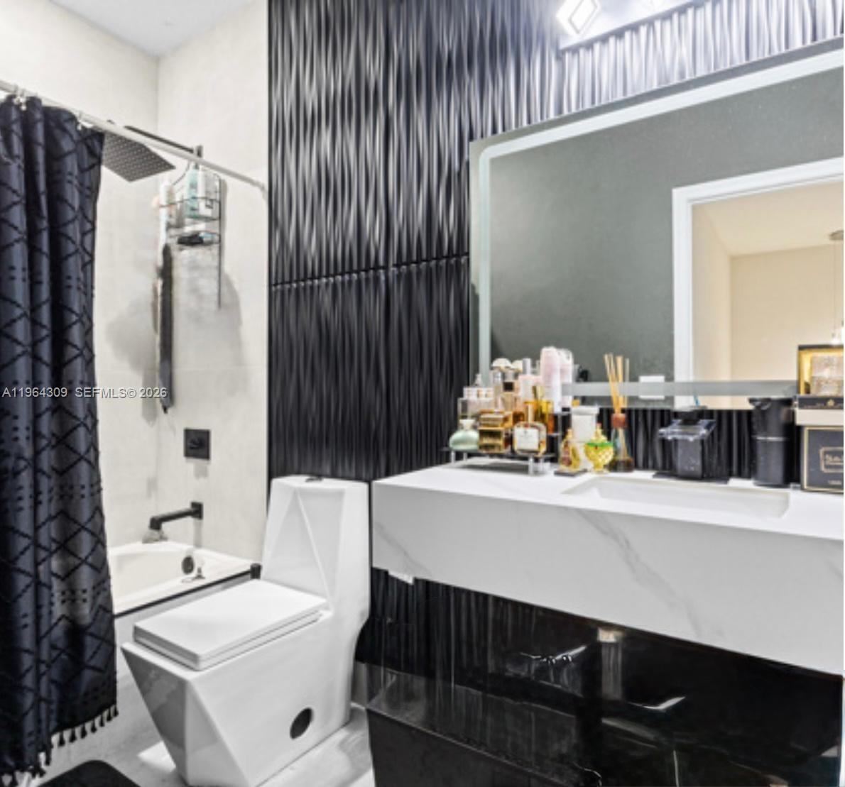 LAKES BY THE BAY EVE REPL - Residential