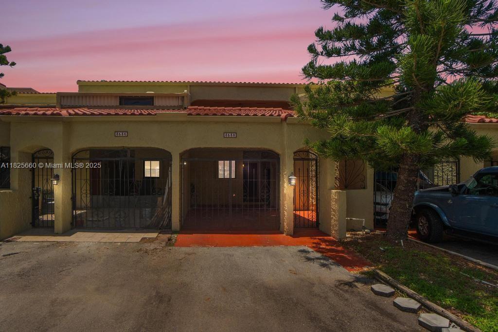 COSTA DEL SOL CONDO #4 - Residential