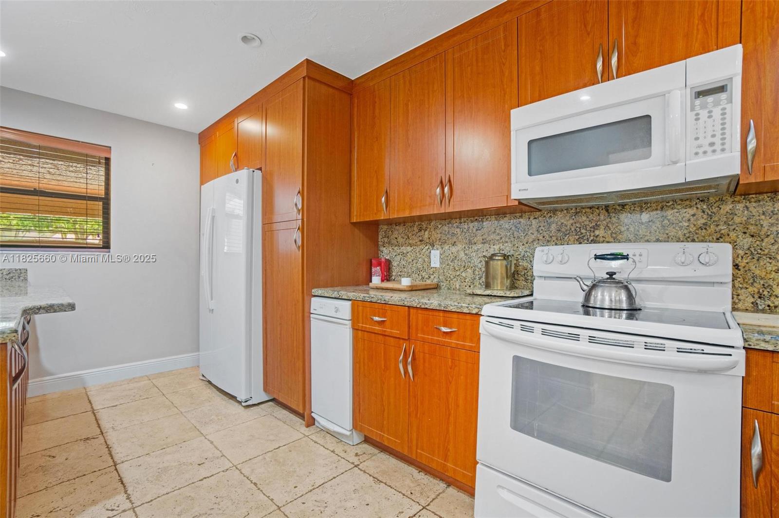 COSTA DEL SOL CONDO #4 - Residential