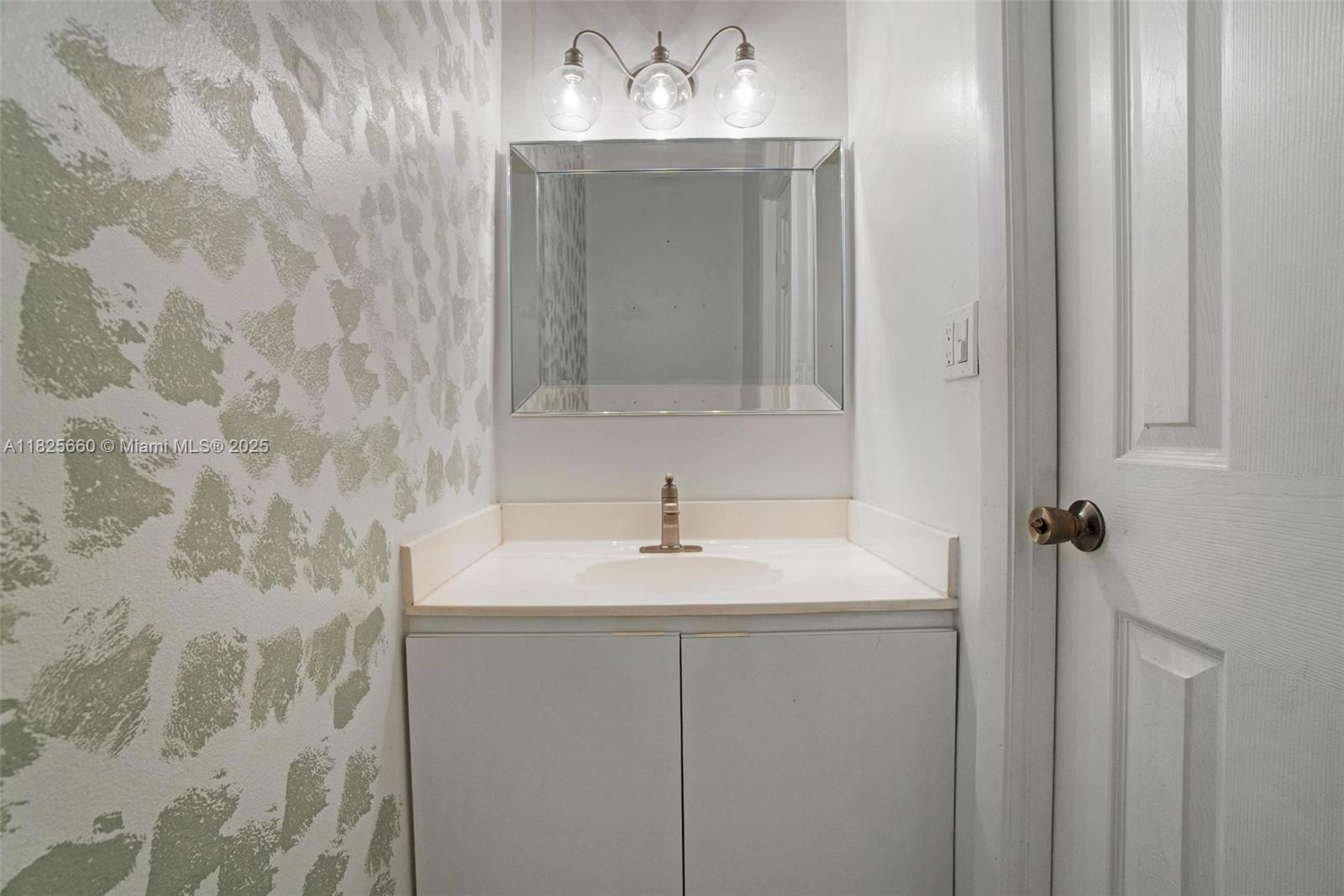 COSTA DEL SOL CONDO #4 - Residential