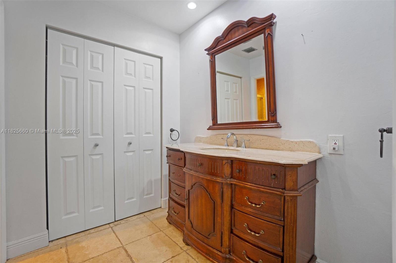 COSTA DEL SOL CONDO #4 - Residential