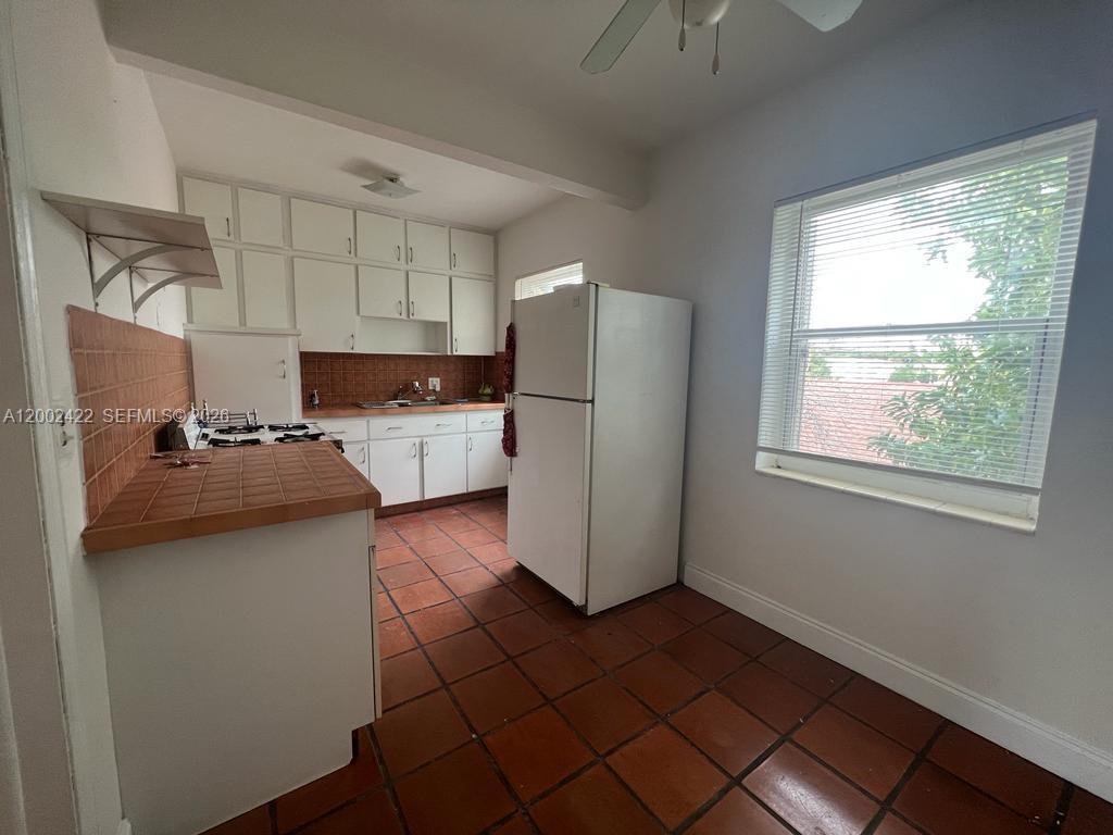 ENGLEWOOD - Residential Lease