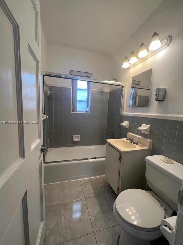 ENGLEWOOD - Residential Lease