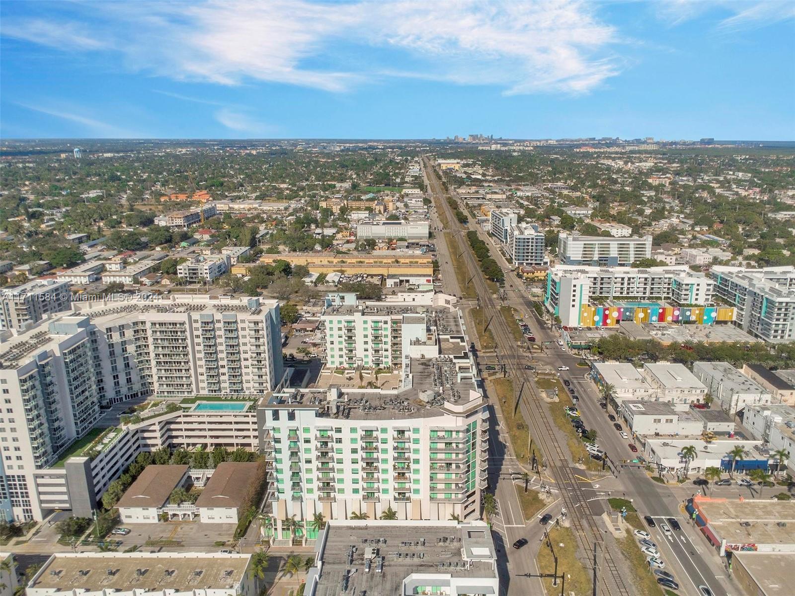 HOLLYWOOD STATION RES CON - Residential