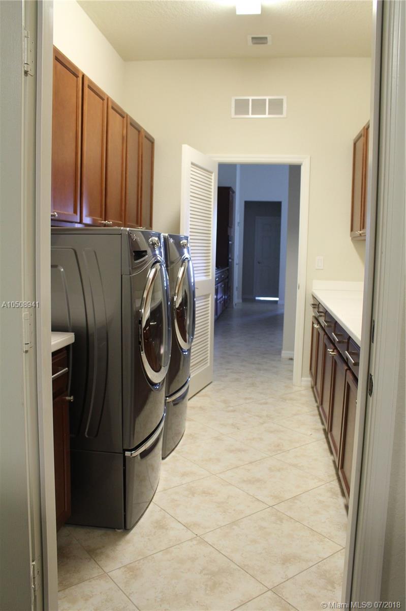CASTELLINA - Residential Lease