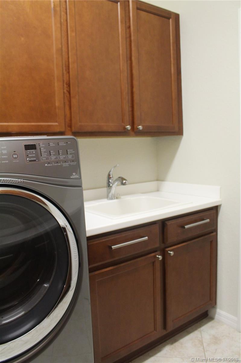 CASTELLINA - Residential Lease