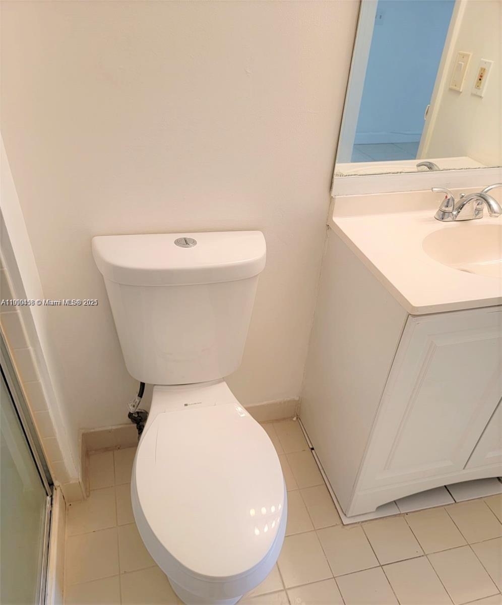 EDGEWATER CONDO - Residential Lease