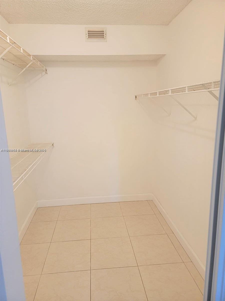 EDGEWATER CONDO - Residential Lease