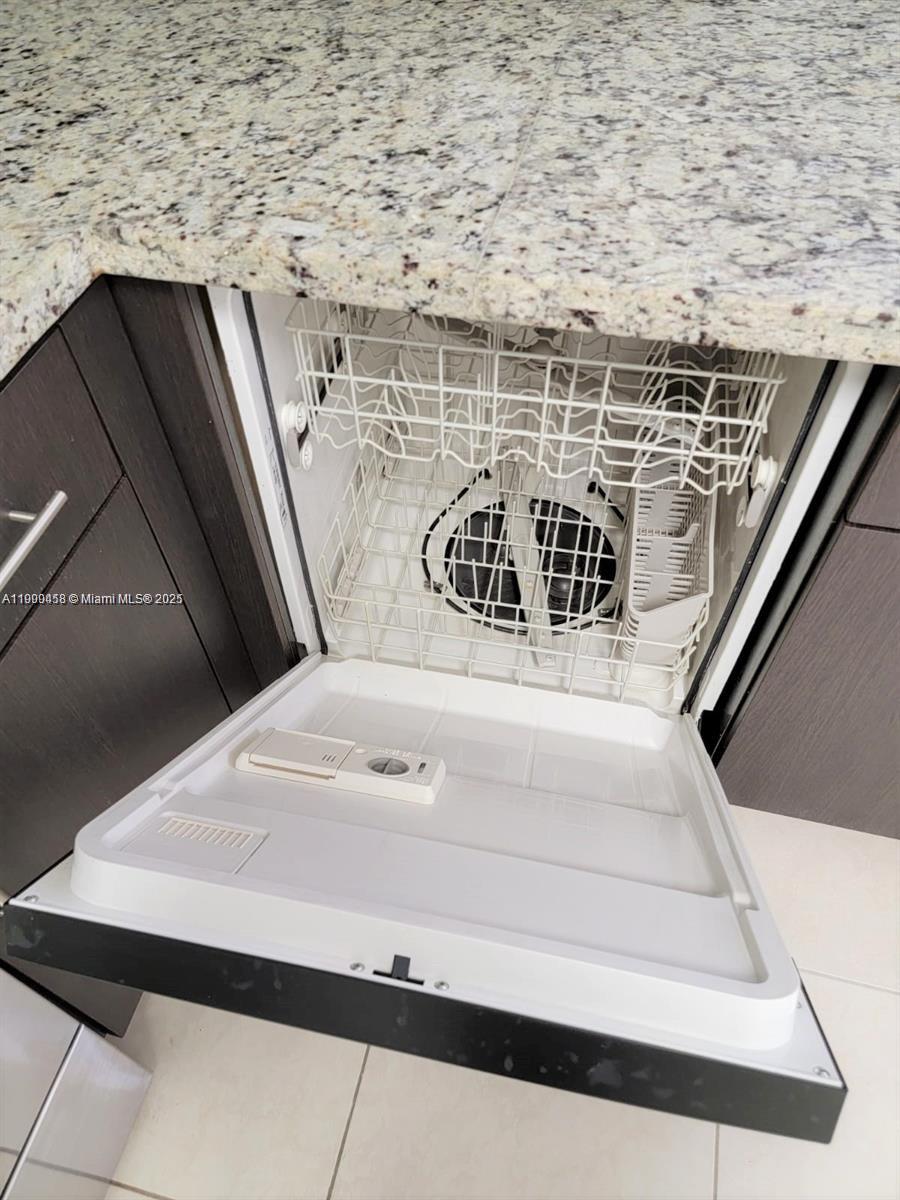 EDGEWATER CONDO - Residential Lease