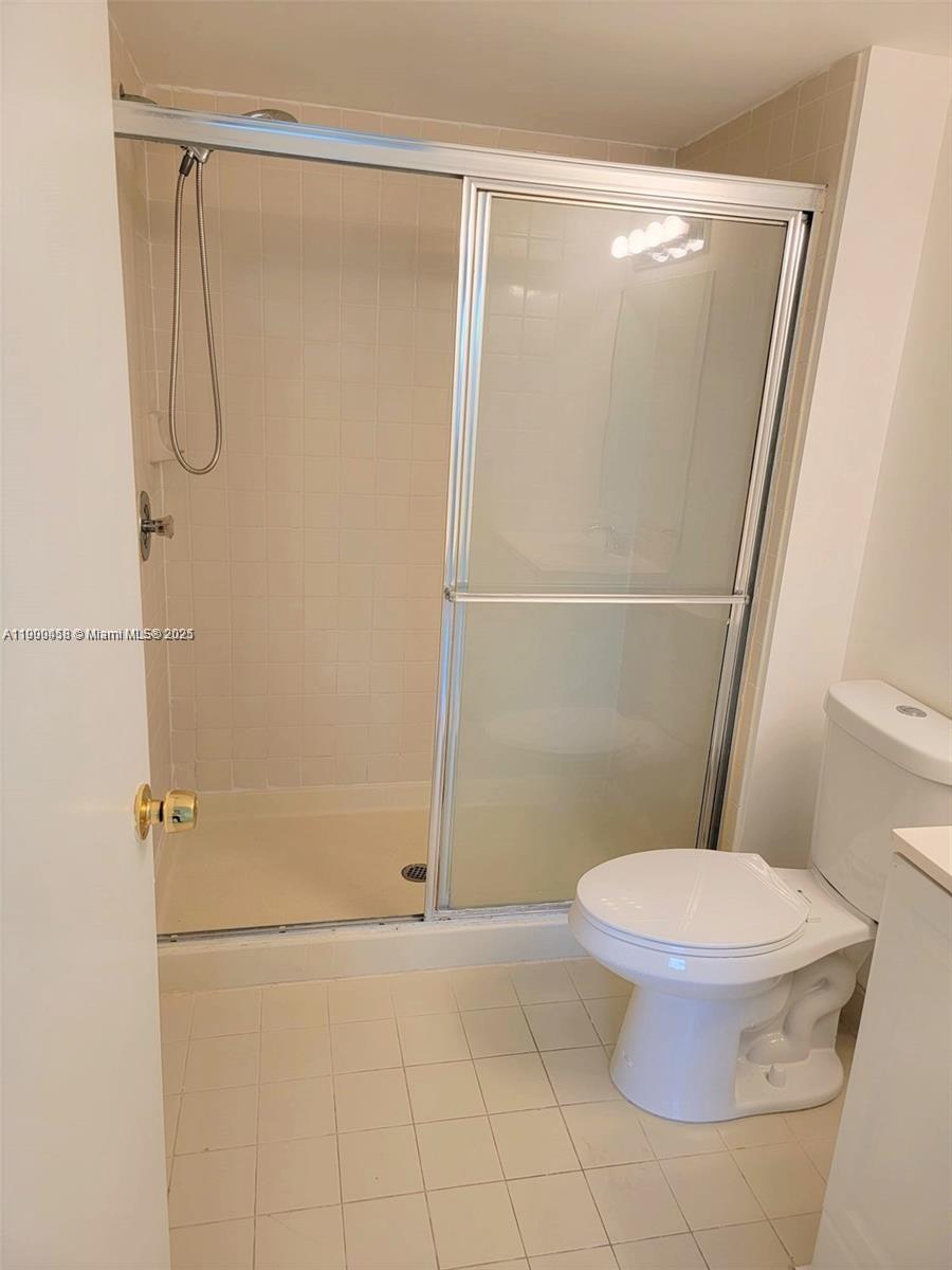 EDGEWATER CONDO - Residential Lease