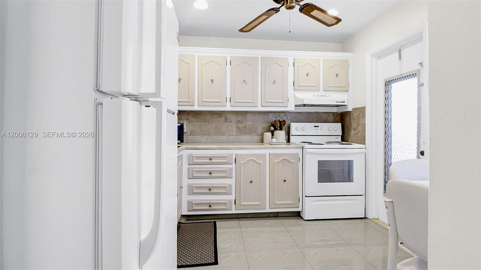 SAPPHIRE CONDO - Residential