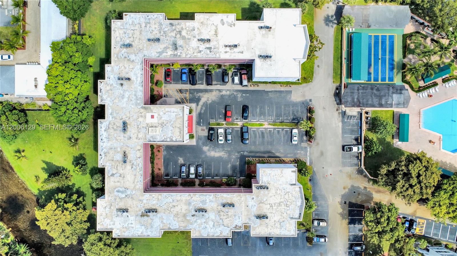 SAPPHIRE CONDO - Residential