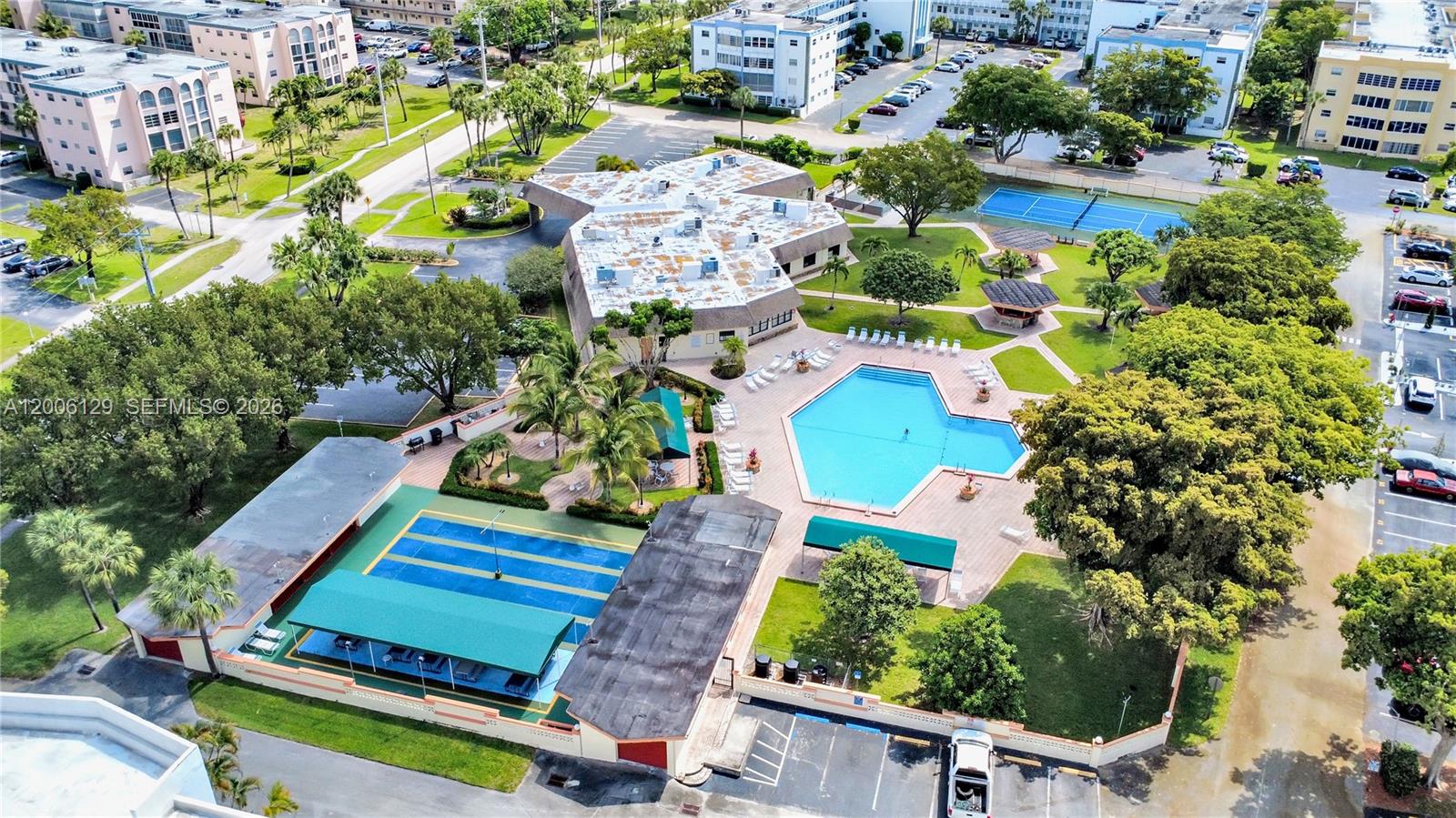 SAPPHIRE CONDO - Residential