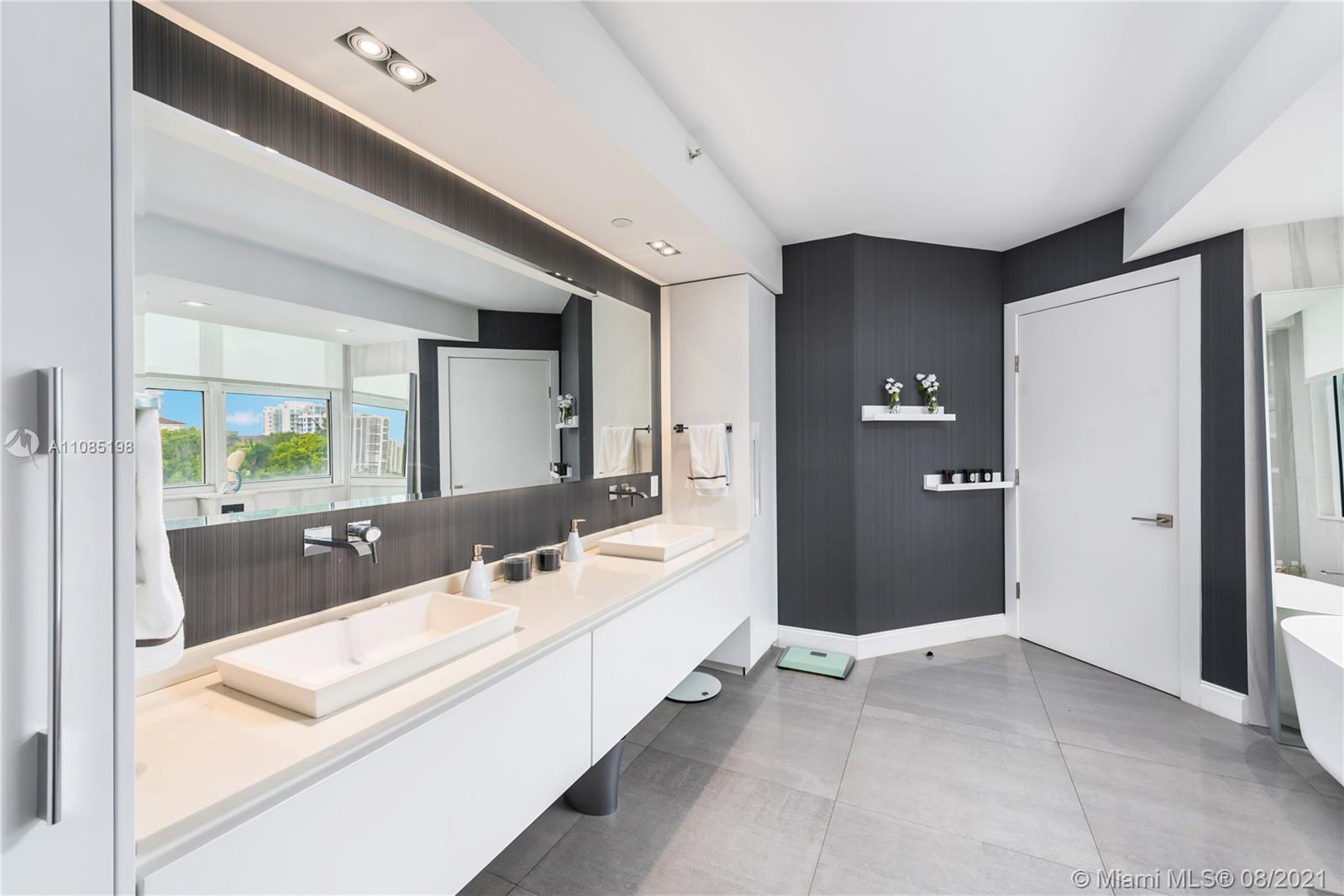THE PENINSULA CONDO - Residential