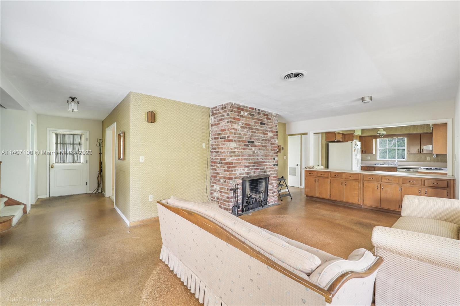 MARIEL GROVE ESTS - Residential