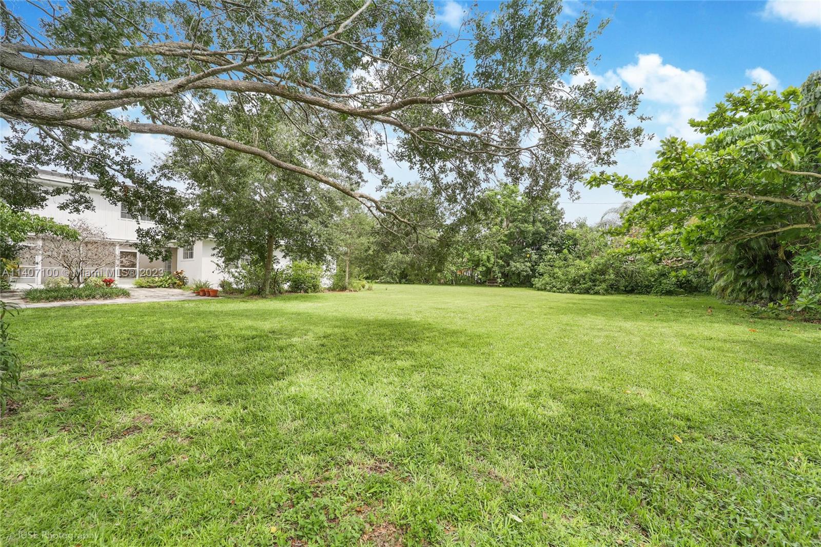 MARIEL GROVE ESTS - Residential