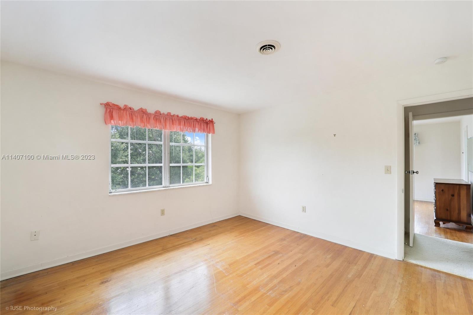 MARIEL GROVE ESTS - Residential