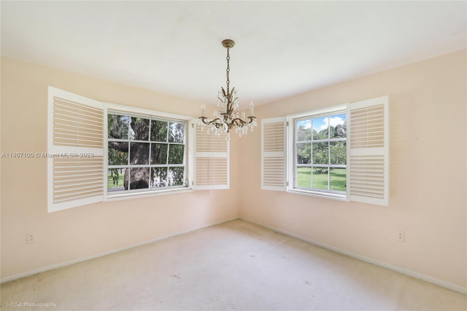 MARIEL GROVE ESTS - Residential