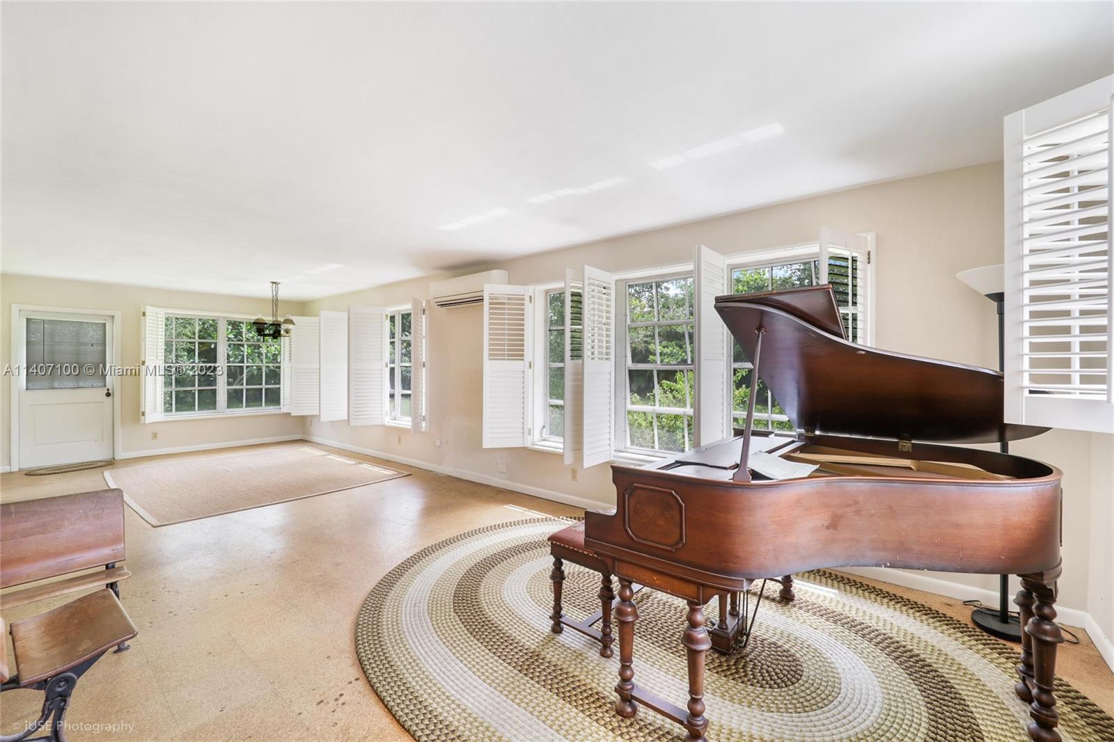 MARIEL GROVE ESTS - Residential