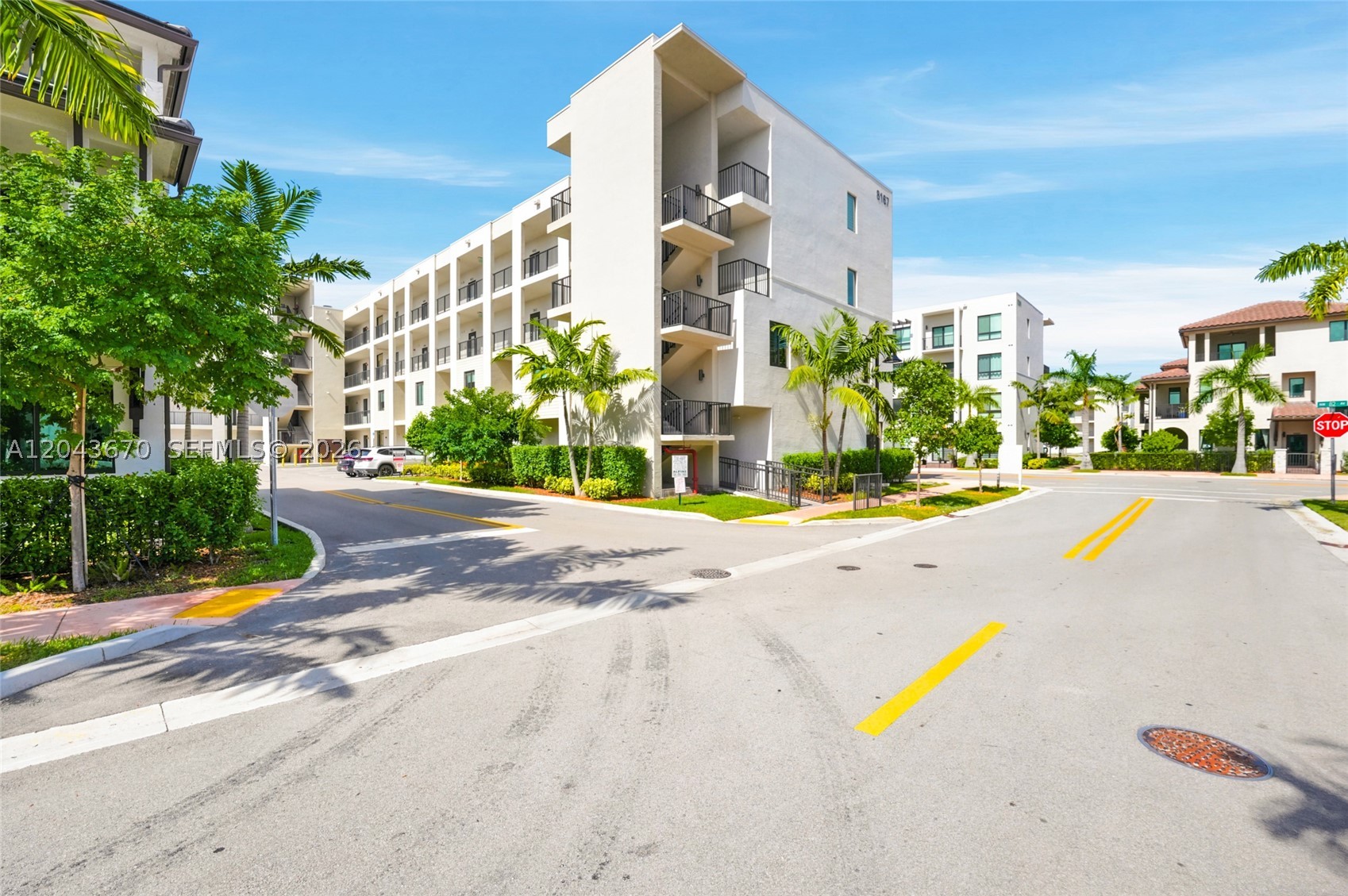 8167 NW 41st St E-101
