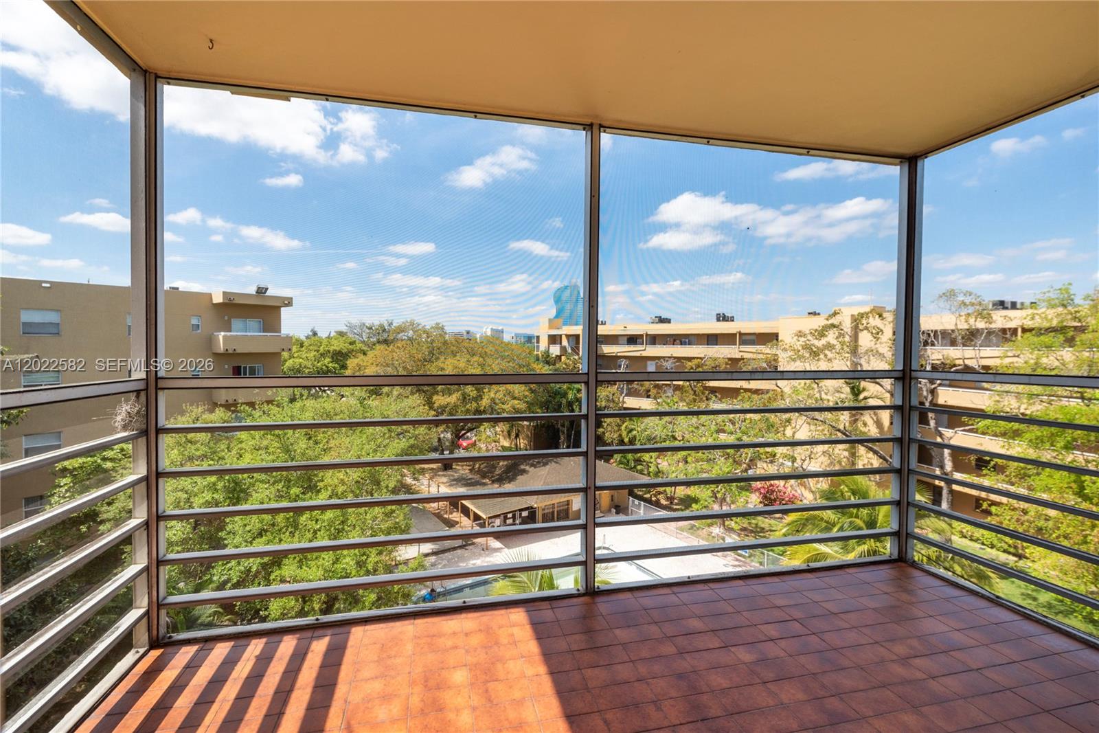 OAKS CONDO - Land