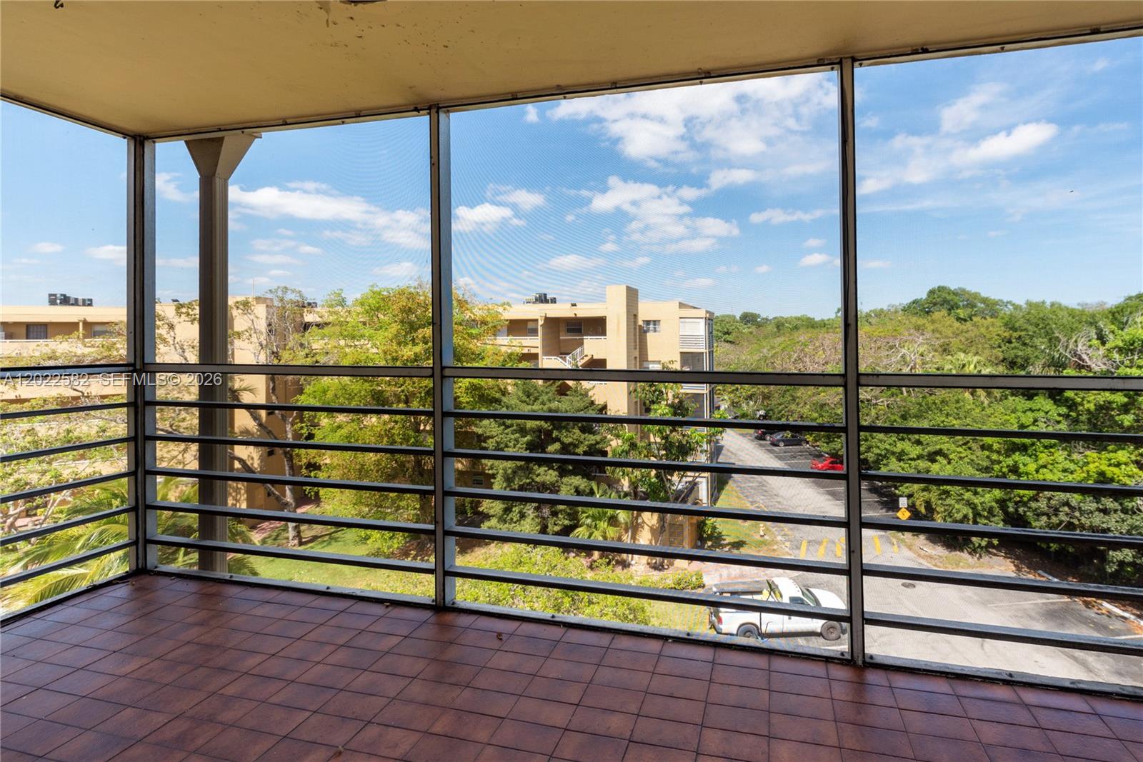 OAKS CONDO - Land