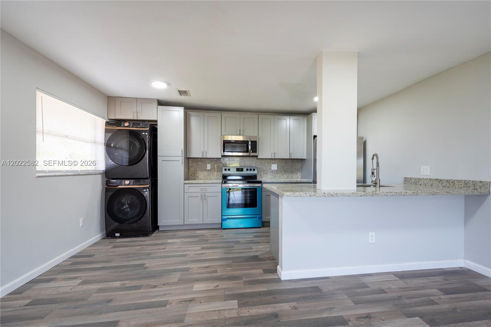 OAKS CONDO - Land