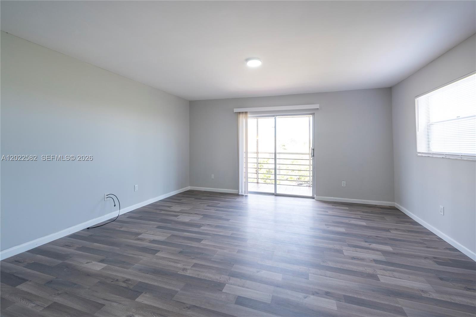 OAKS CONDO - Land