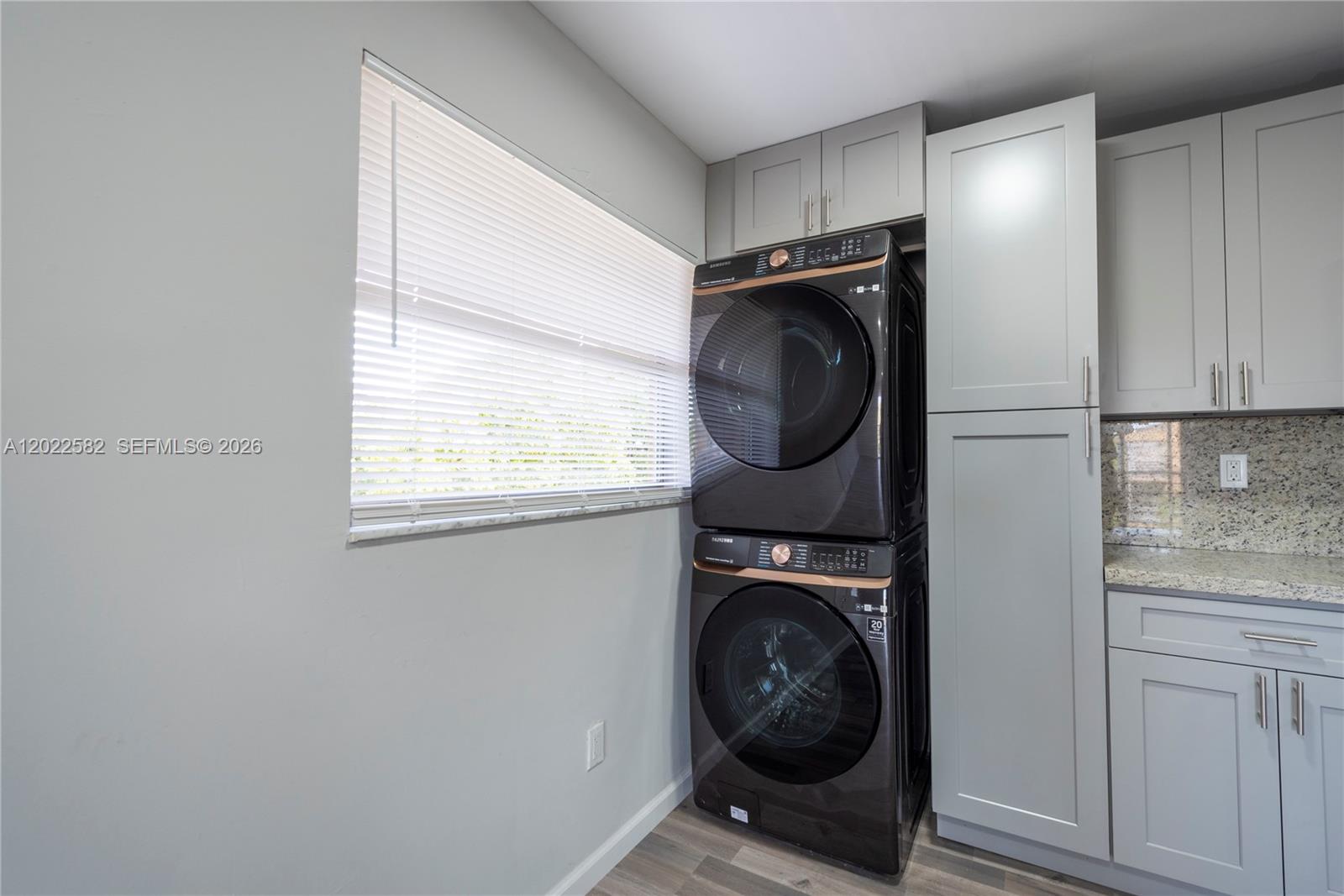 OAKS CONDO - Land