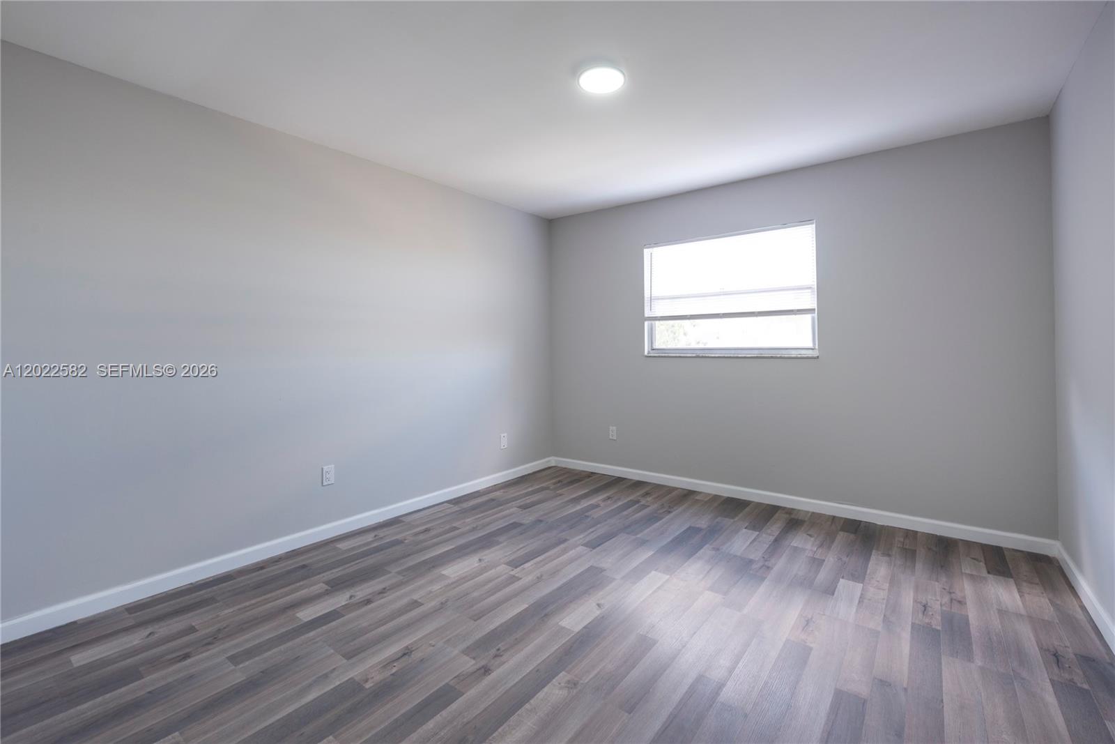 OAKS CONDO - Land