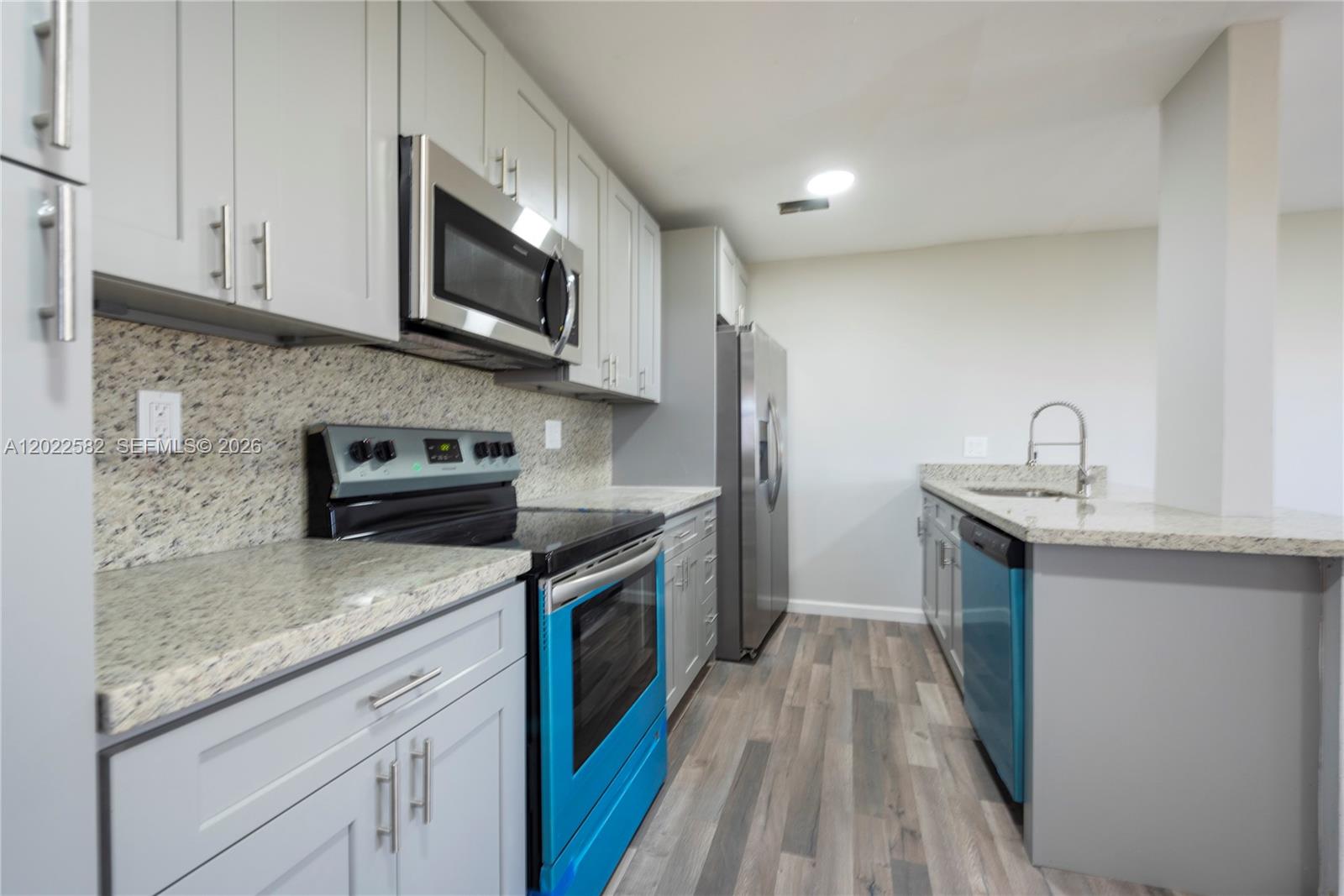 OAKS CONDO - Land