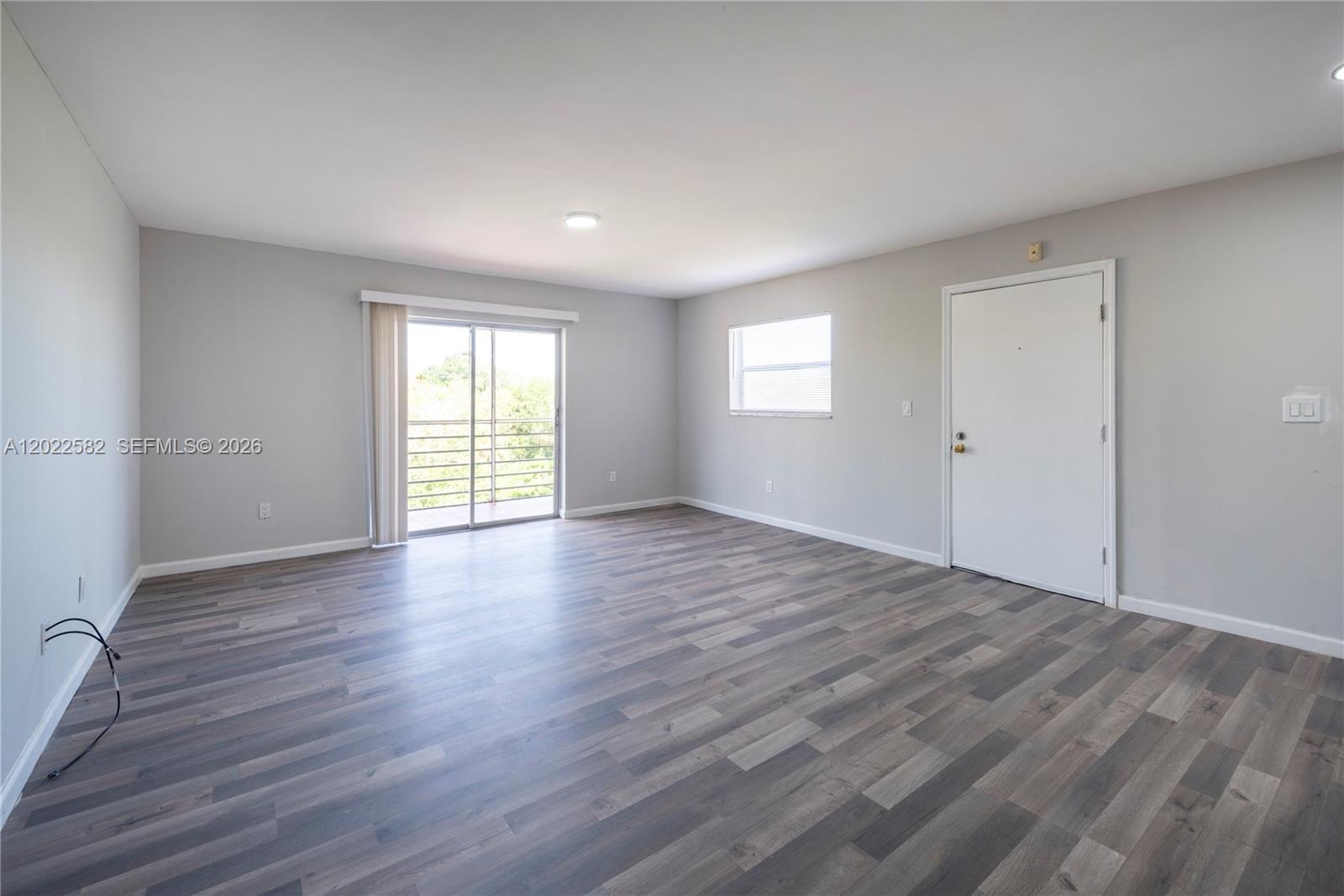 OAKS CONDO - Land