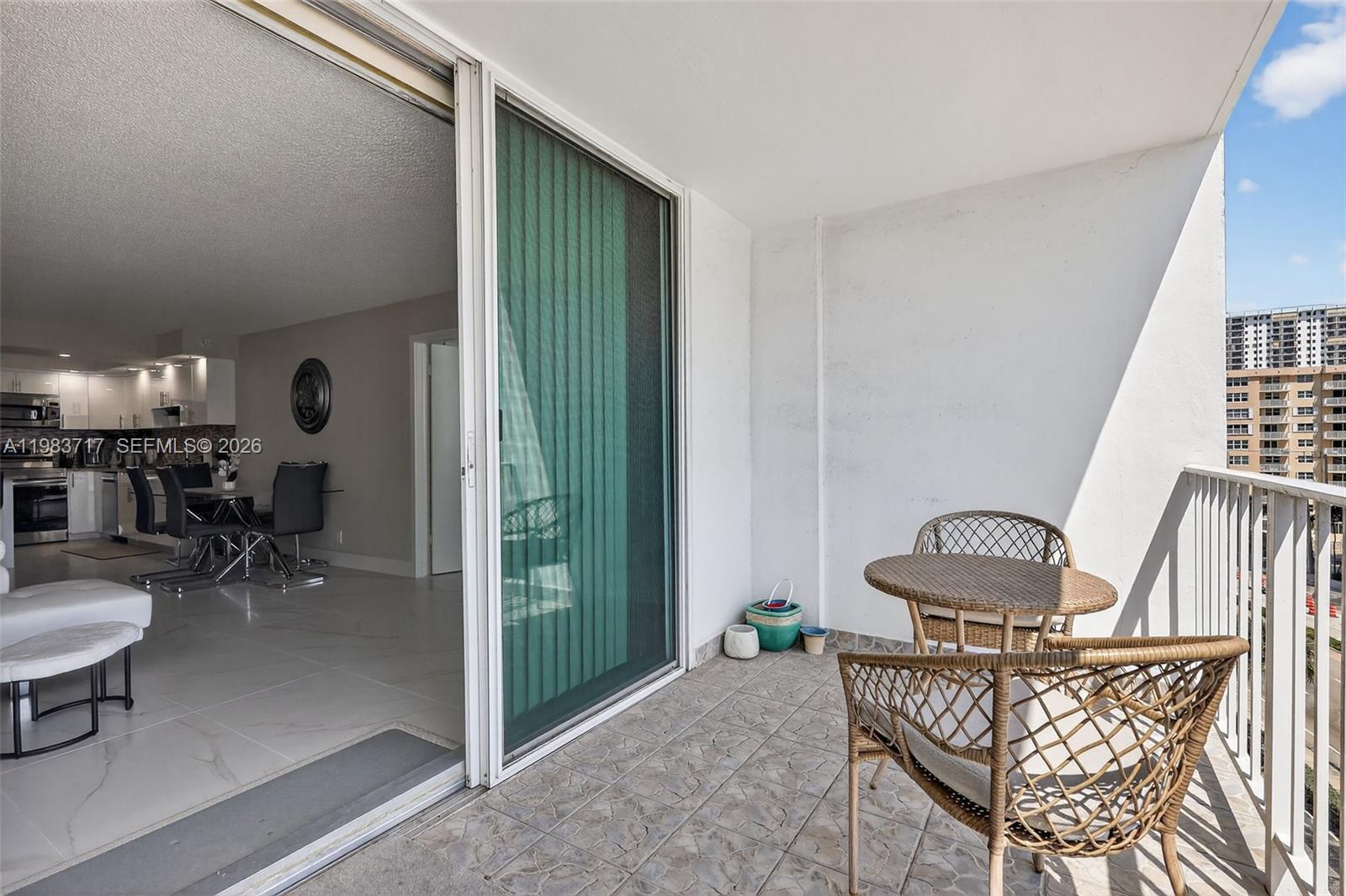 TRAFALGAR TOWERS CONDOMIN - Residential