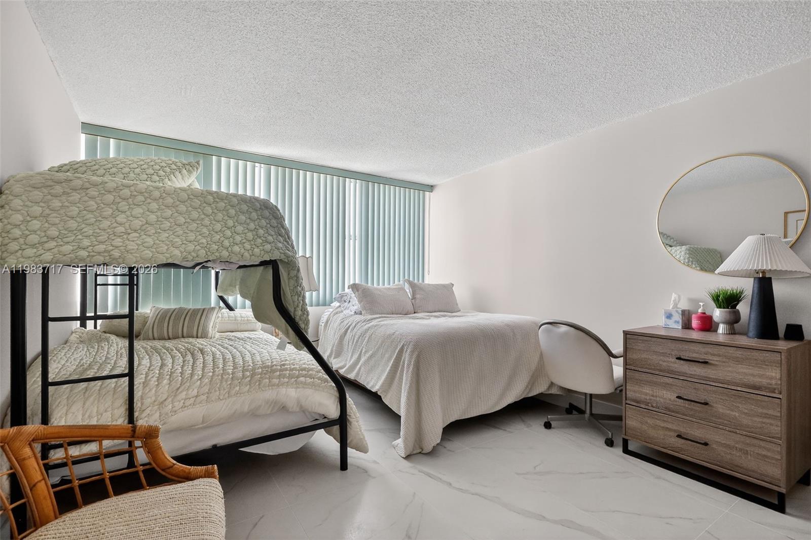 TRAFALGAR TOWERS CONDOMIN - Residential