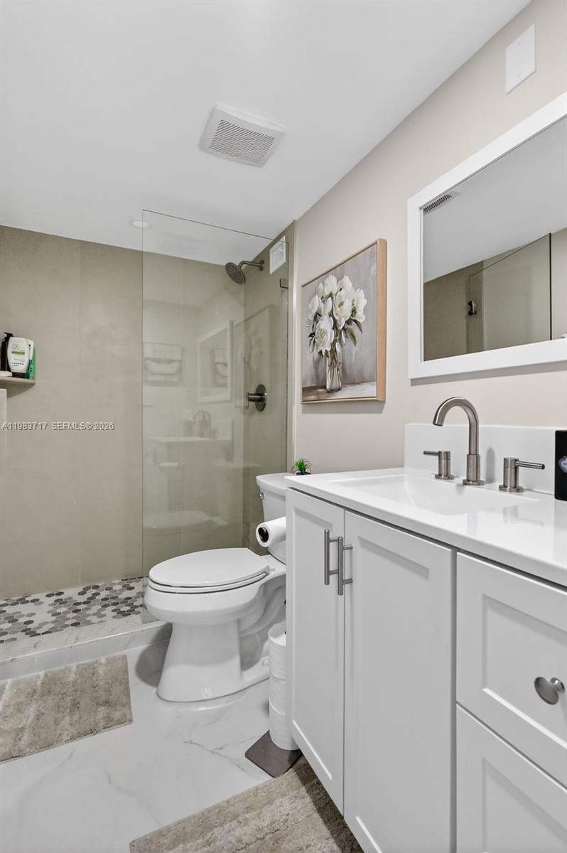 TRAFALGAR TOWERS CONDOMIN - Residential