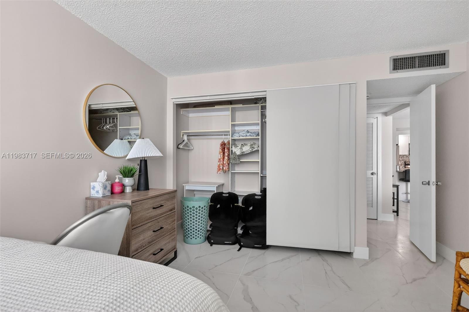 TRAFALGAR TOWERS CONDOMIN - Residential