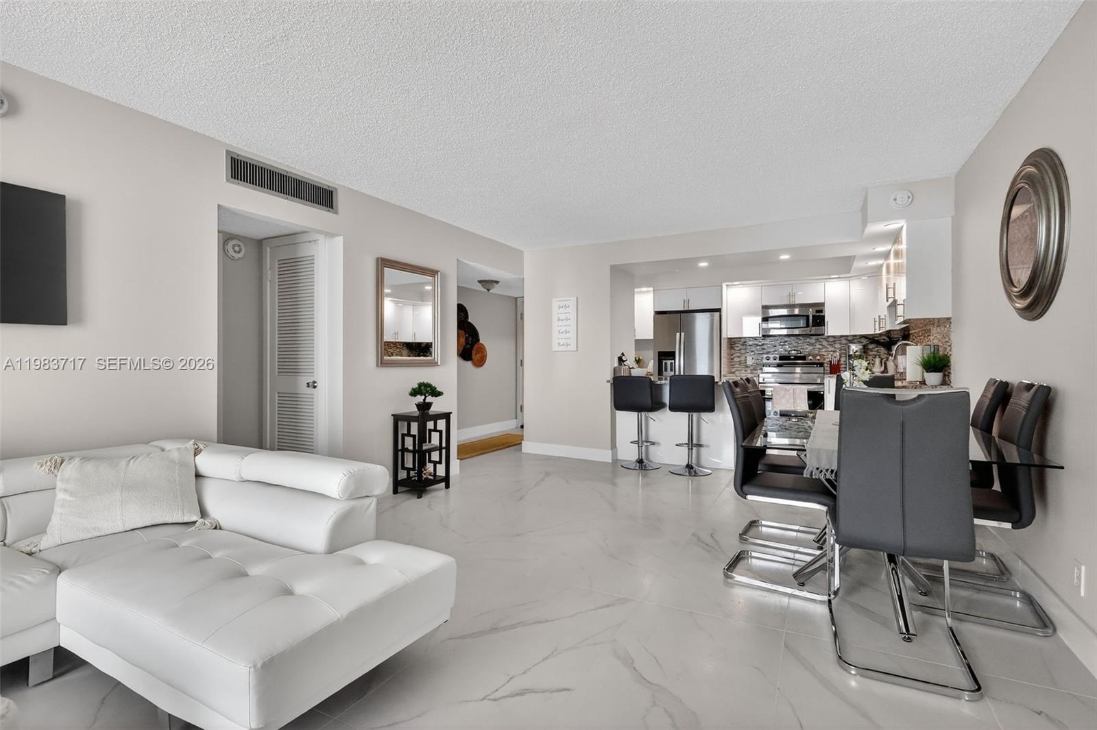 TRAFALGAR TOWERS CONDOMIN - Residential